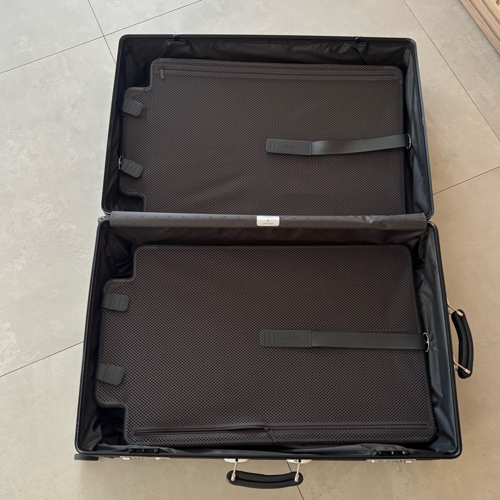 RIMOWA LARGE CHECK IN Luggage - Picture 9 of 16